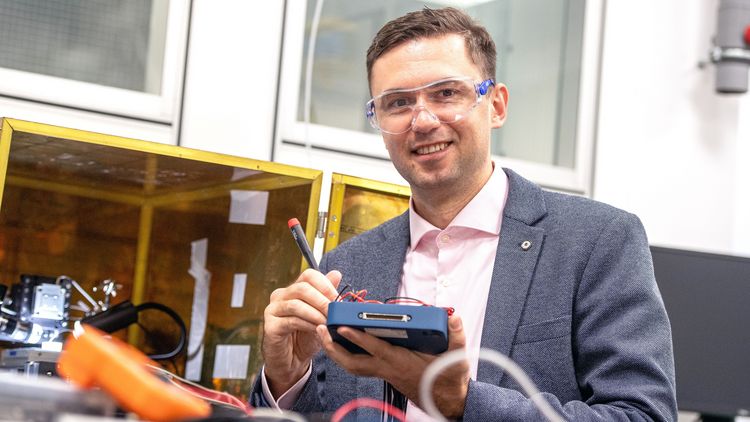 Oldenburg researchers develops new nano-scale metal 3D printing method