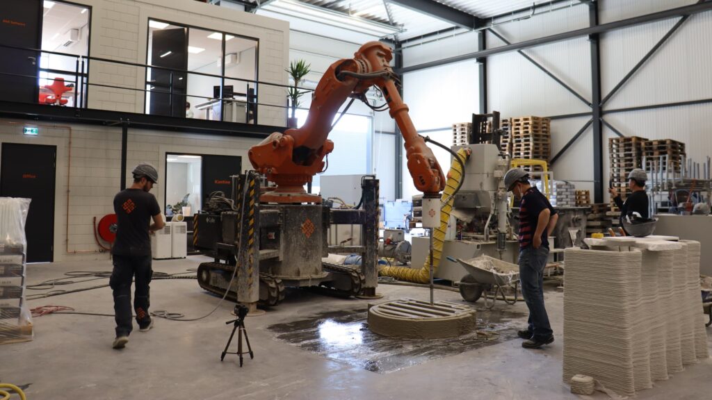 Robot Crawler concrete 3D printer