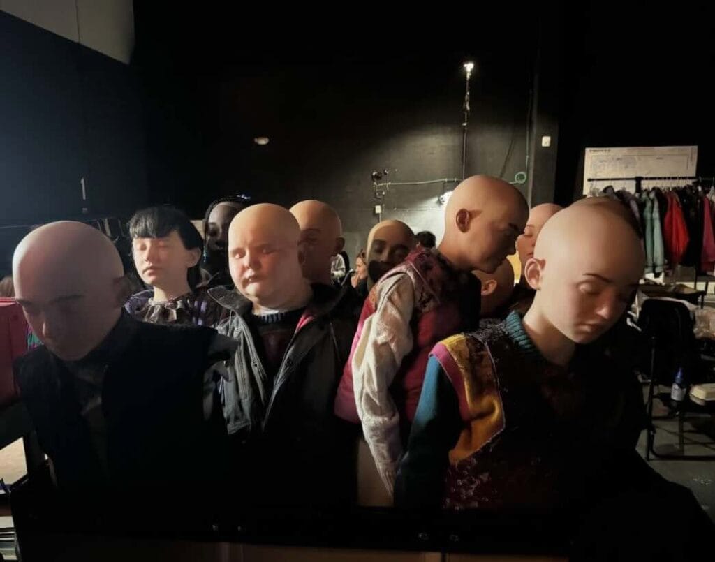 The custom 3D printed figures acted as body-doubles